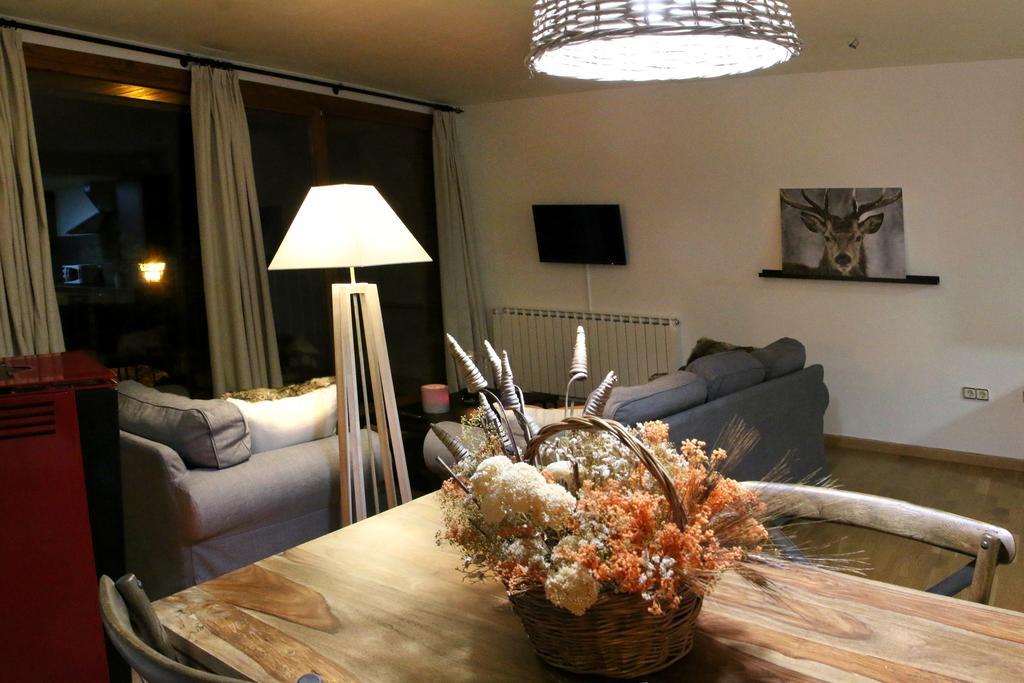 Apartaments Lo Paller Valencia D'Aneu Chambre photo