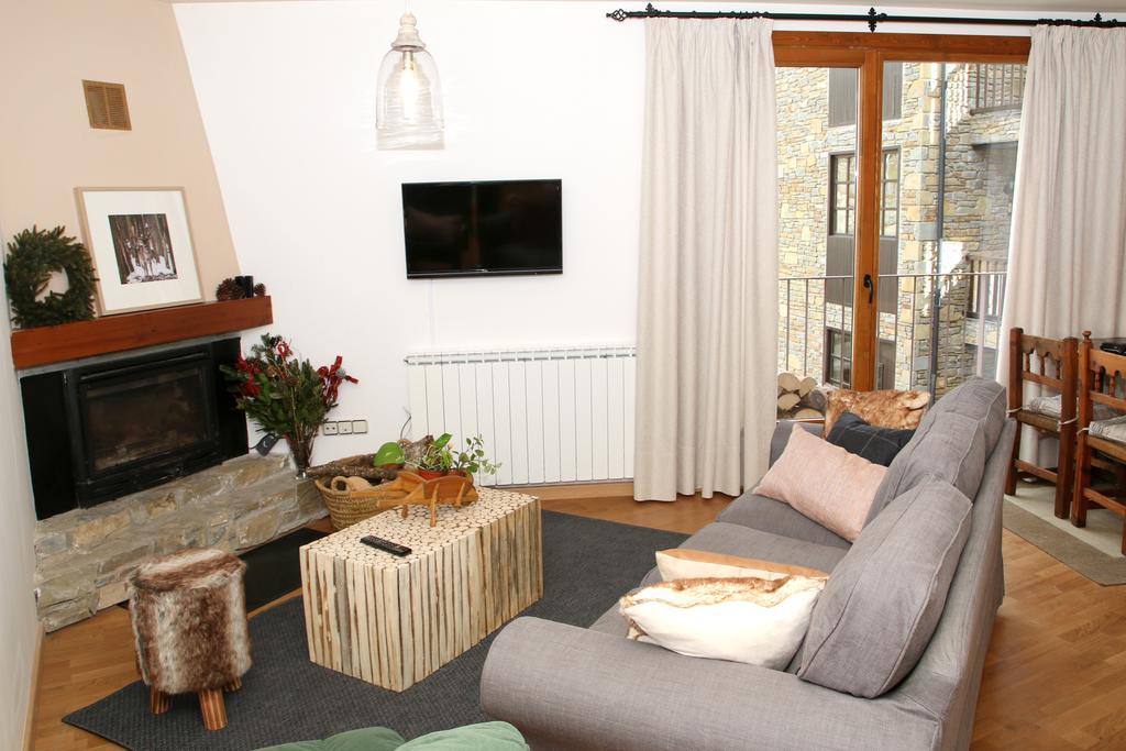 Apartaments Lo Paller Valencia D'Aneu Chambre photo