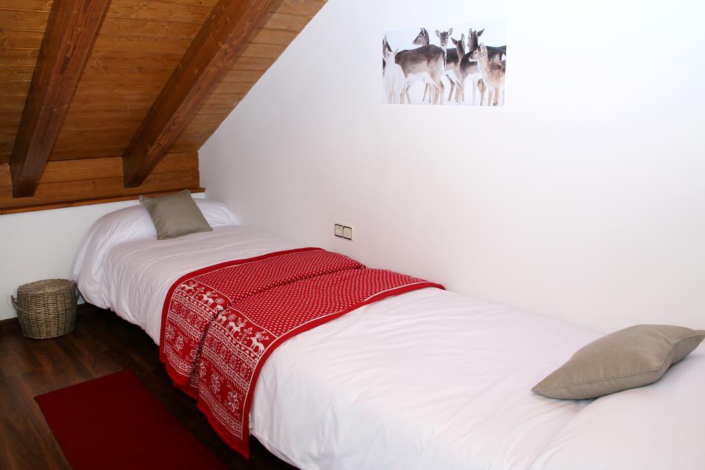 Apartaments Lo Paller Valencia D'Aneu Chambre photo
